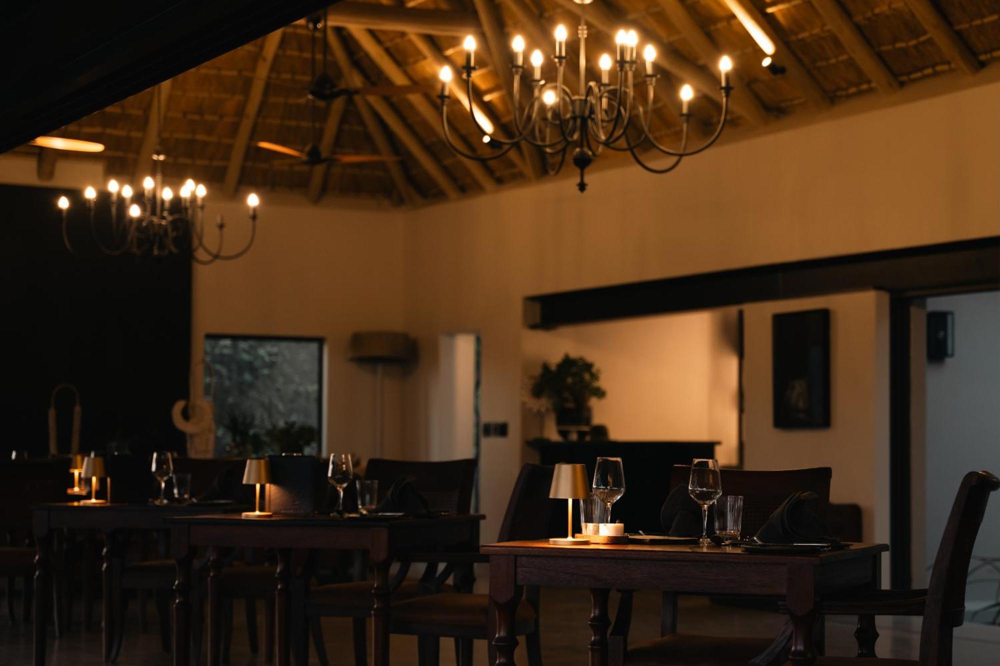 Thornybush Simbambili Lodge Riserva di Sabi Sand Esterno foto